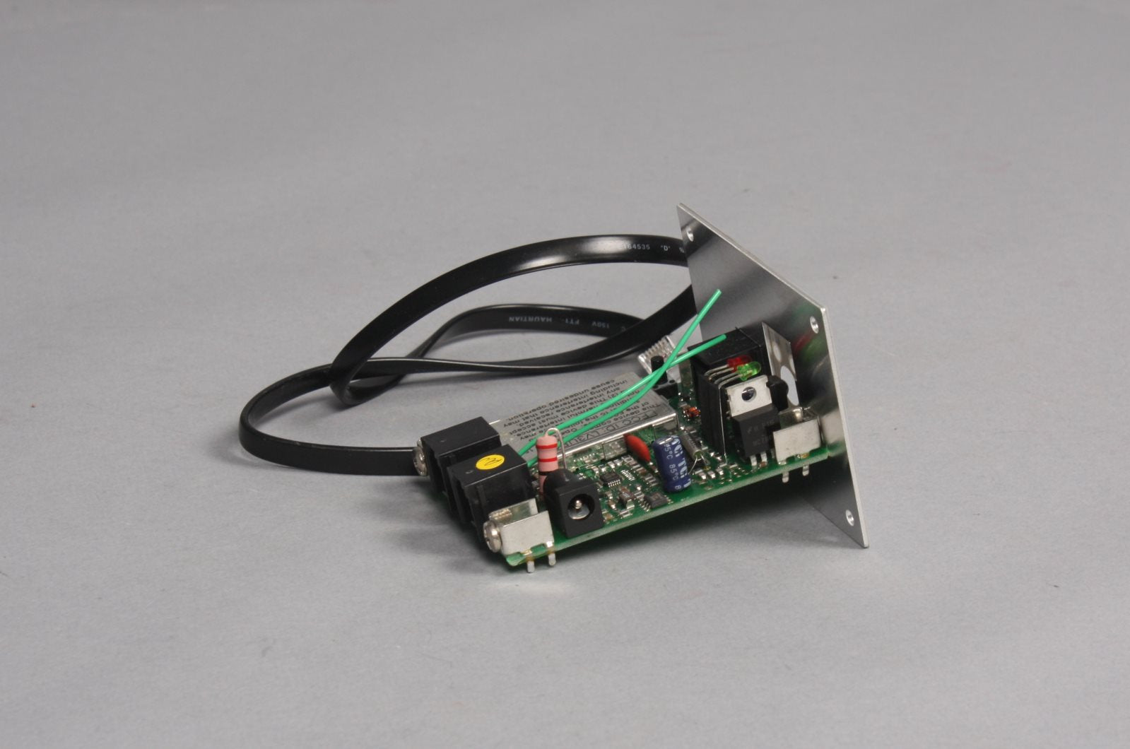 Digitrax UR91 Wireless Radio/IR Receiver Panel
