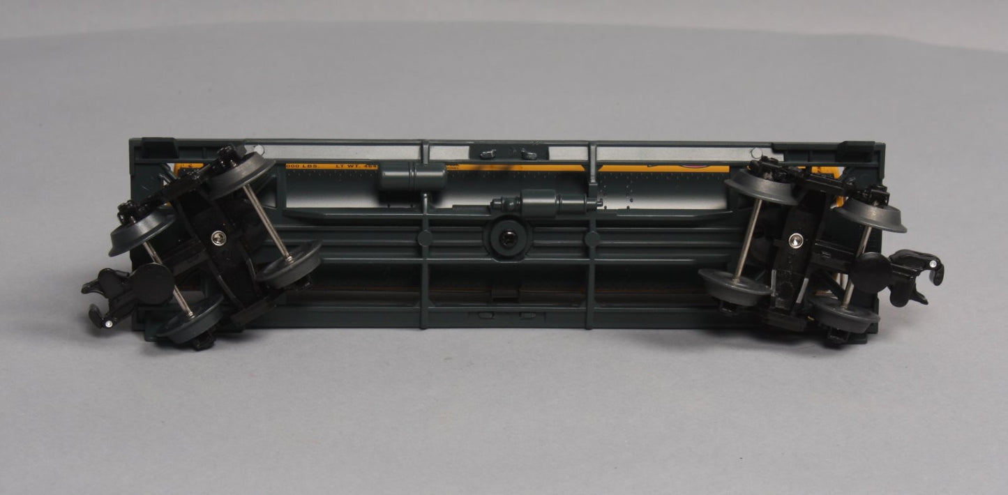 Lionel 6-82080 O Chicago and North Western 3-Dome Tank Car LN/Box