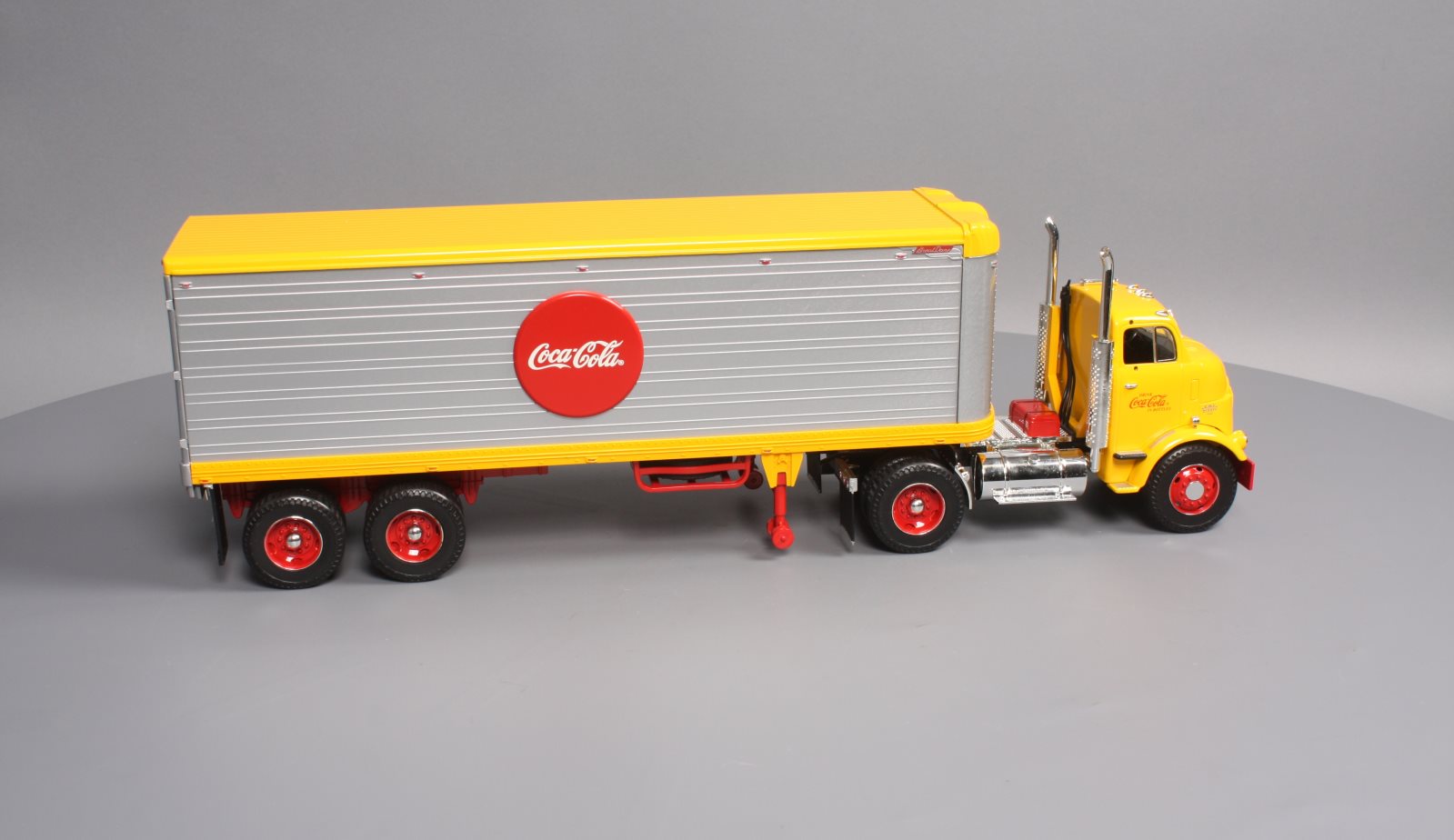 Ertl H028 1:25 Diecast 1954 GMC Series 950 Cab with Great Dane Trailer NIB