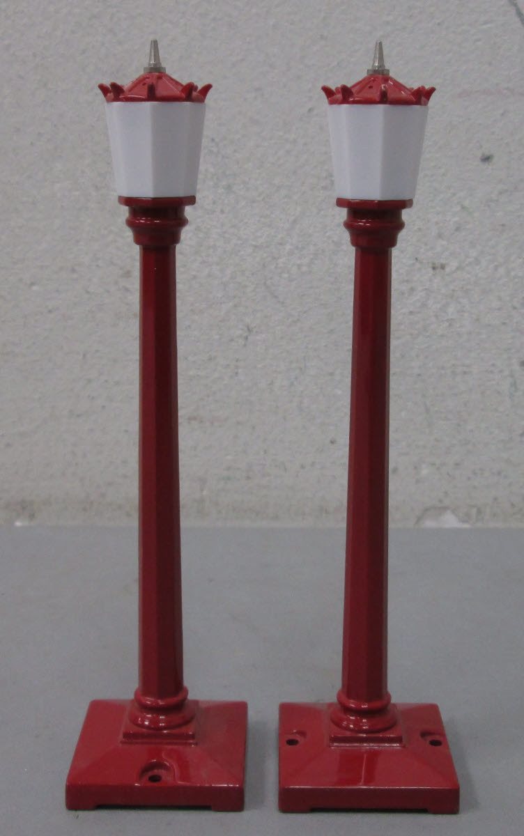 MTH 30-11001 Red #35 Street Lamp Set (Set of 2) NIB