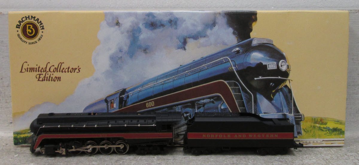 Bachmann 51-0658-A4 N Norfolk & Western J Steam Locomotive & Tender #610 VG/Box