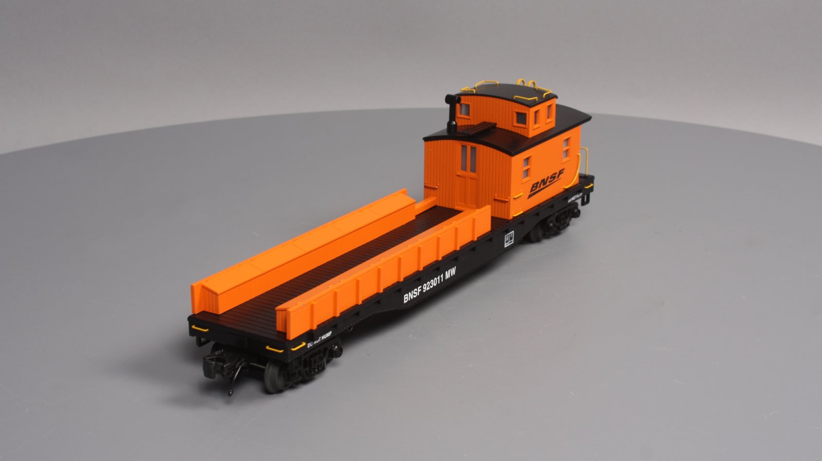 MTH 20-98912 O Gauge BNSF Crane Tender #923011 LN/Box