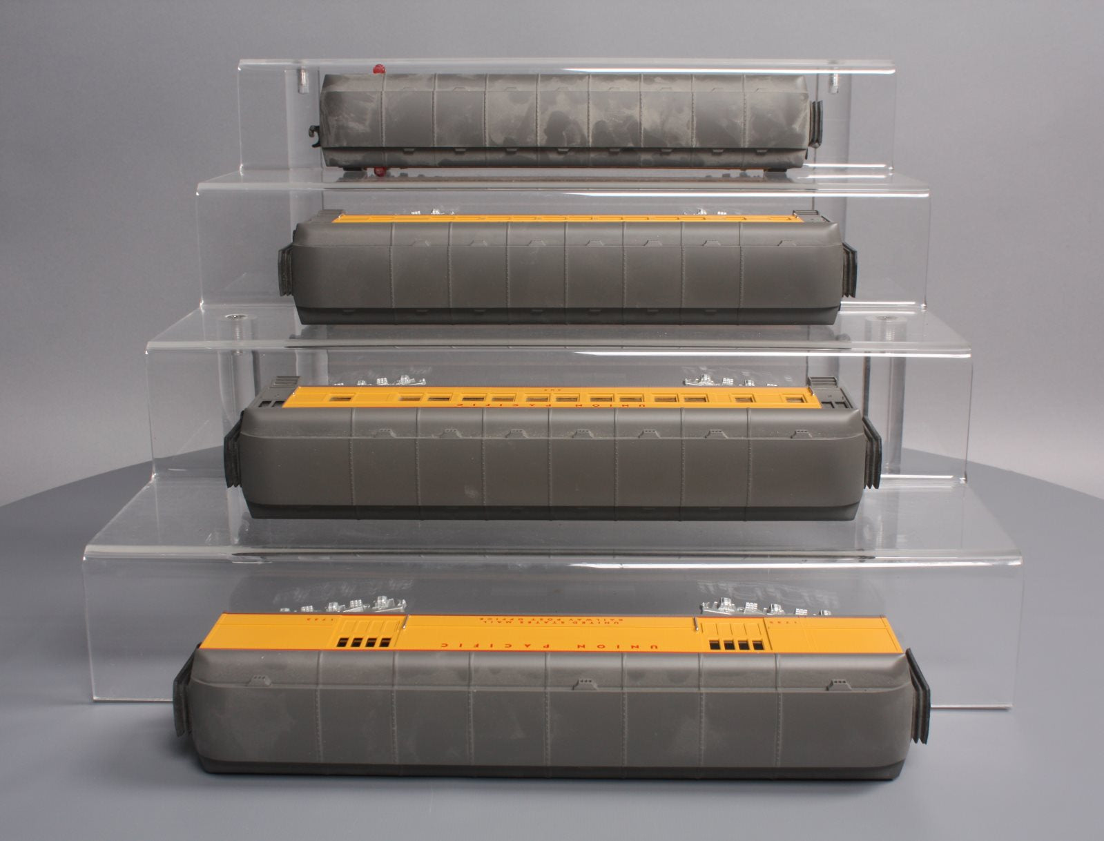 MTH 30-6252 O Union Pacific RailKing O-27 Madison Passenger Car Set (Set of 4) LN/Box