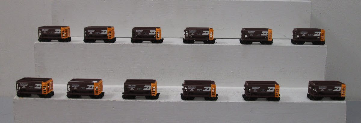 Walthers 932-4557 HO Scale Burlington Northern Taconite Ore 12-Car Set LN/Box