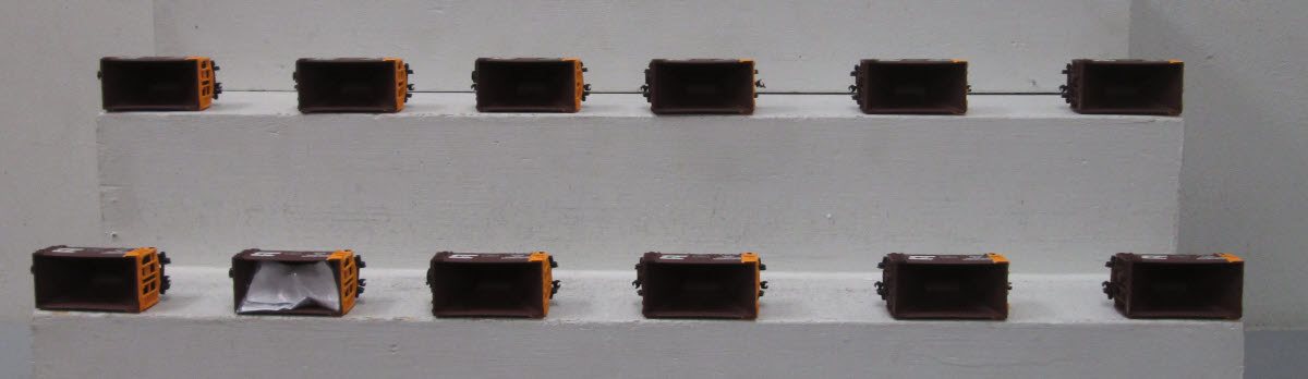 Walthers 932-4557 HO Scale Burlington Northern Taconite Ore 12-Car Set LN/Box