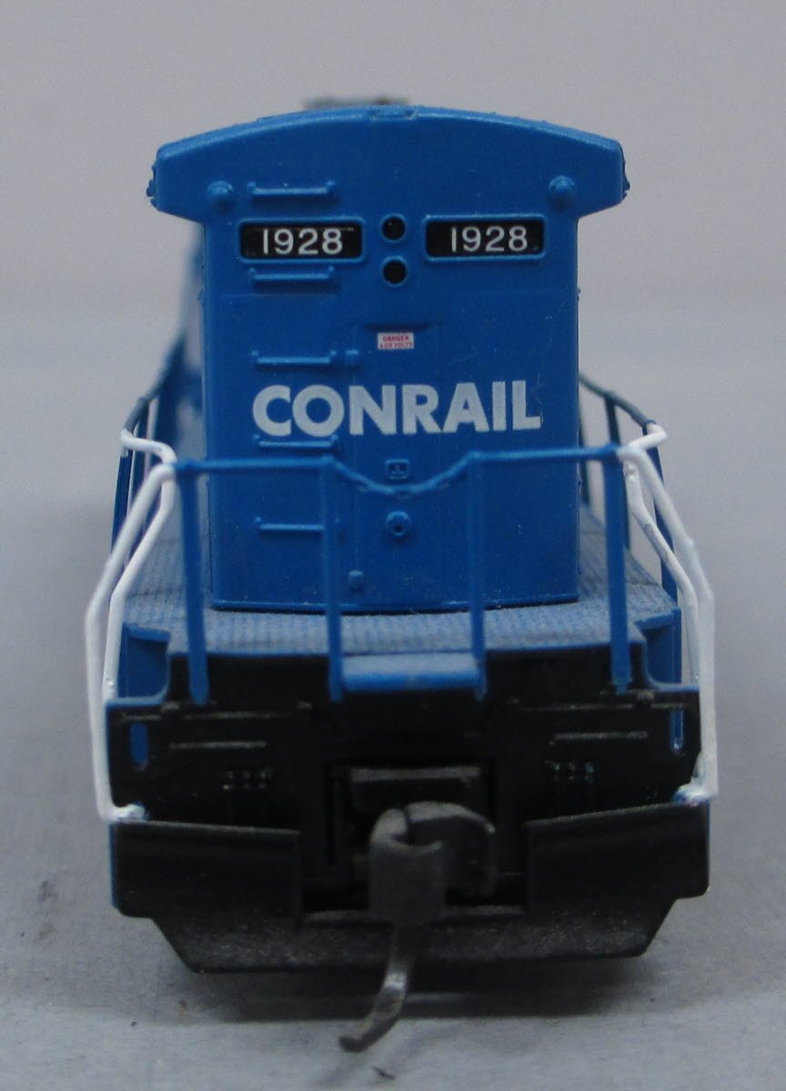 Atlas 49713 N Scale Conrail B23-7 Powered Diesel Locomotive #1928