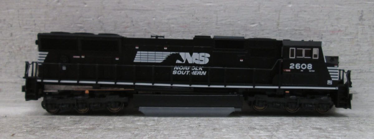 Kato 176-7503 N Scale Norfolk Southern EMD SD70M Diesel Locomotive #2608 EX/Box