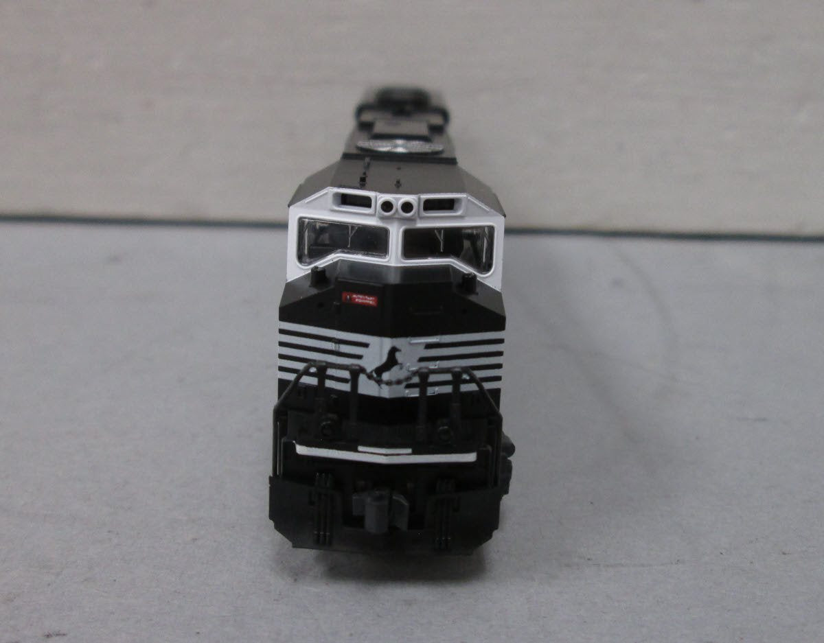 Kato 176-7503 N Scale Norfolk Southern EMD SD70M Diesel Locomotive #2608 EX/Box