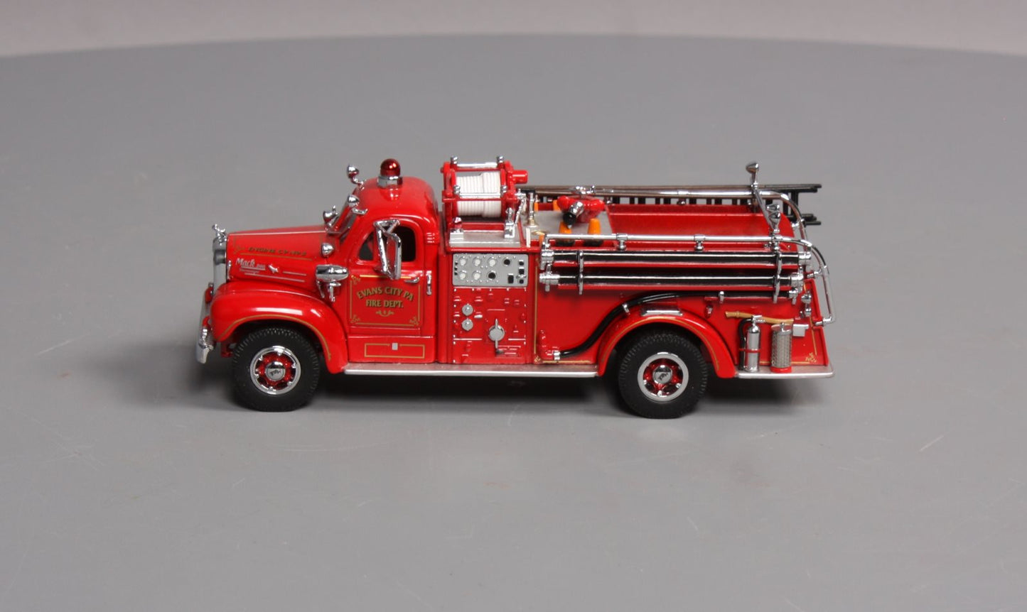 Matchbox YYM35810 1:43 1956 Mack B Fire Engine NIB