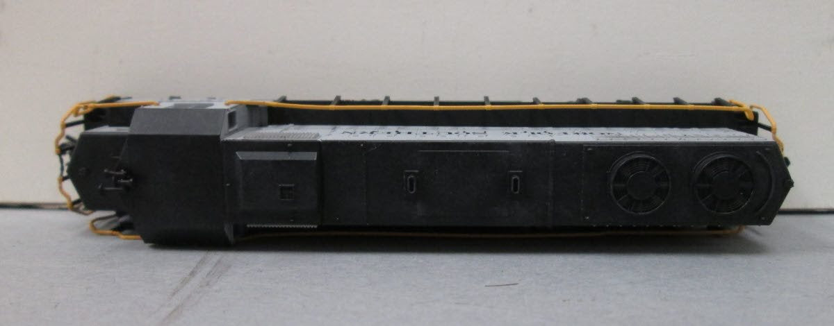 Atlas 48914 N Scale Norfolk Southern GP-38 Powered Diesel Locomotive #2001