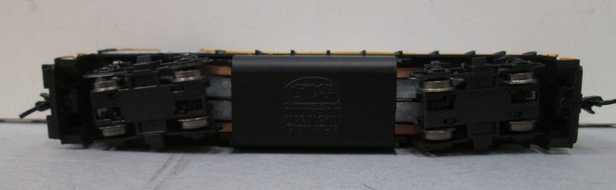 Atlas 48914 N Scale Norfolk Southern GP-38 Powered Diesel Locomotive #2001