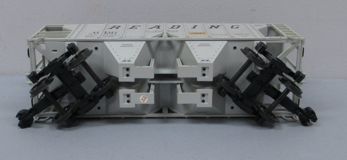 Aristo-Craft 41216 Reading 2-Bay Covered Hopper #79551 - Plastic Wheels LN/Box