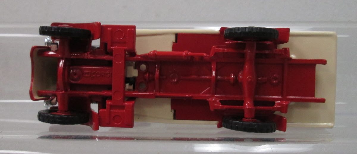 Corgi US50602 1:50 H.P. Hood & Soons Milk Mack AC Delivery Truck