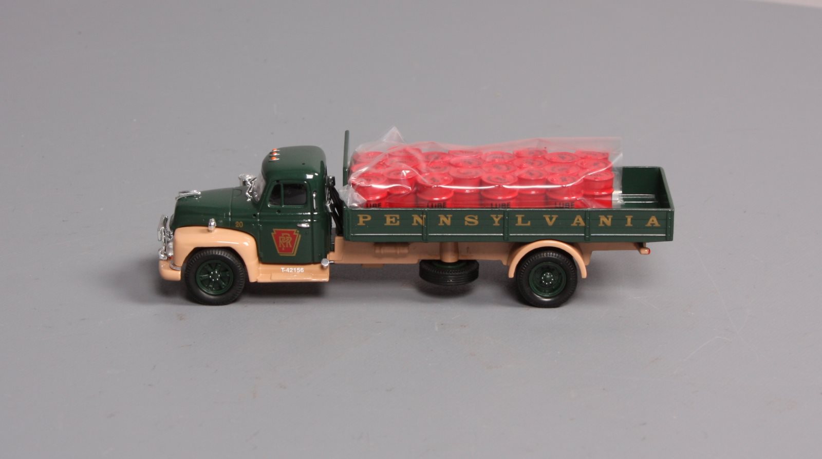Corgi US52908 1:50 Pennsylvania Railroad Diamond T620 Dropside Truck