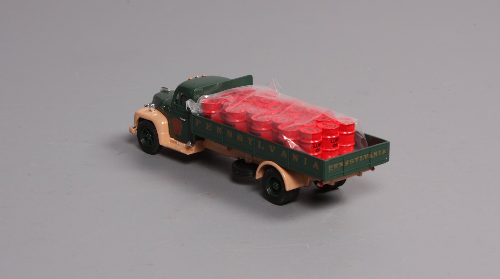 Corgi US52908 1:50 Pennsylvania Railroad Diamond T620 Dropside Truck