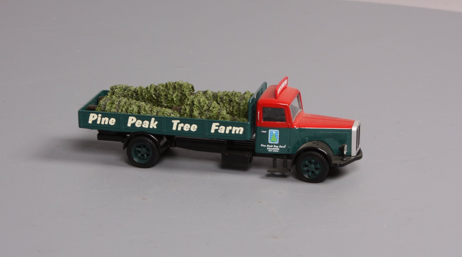 Corgi US74503 1:50 Scale Pine Peak Tree Farm Truck Flatbed W/Christmas Trees