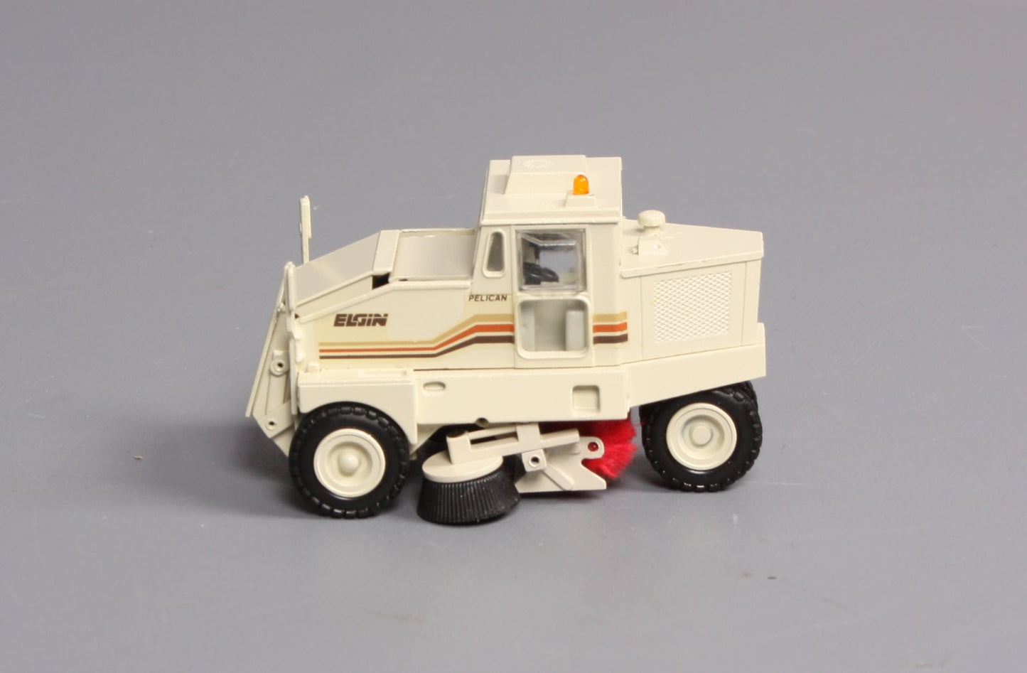 Conrad 5066 1:50 Scale Elgin Pelican Street Sweeper Die Cast Model EX/Box