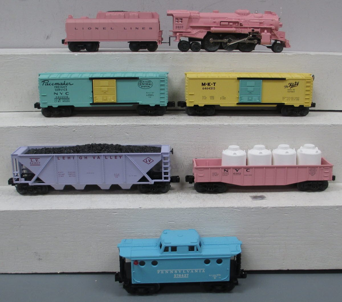 Lionel 6-31700 Girl's O Gauge Steam Train Set NIB