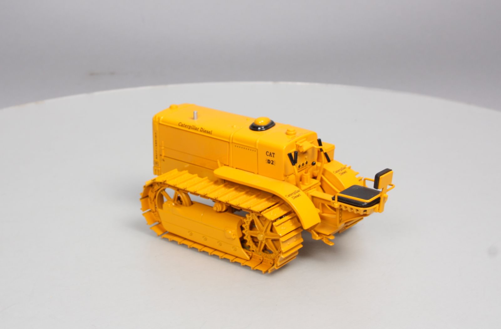 SpecCast CUST-781 1:16 Caterpillar D2 Track-Type Tractor LN/Box