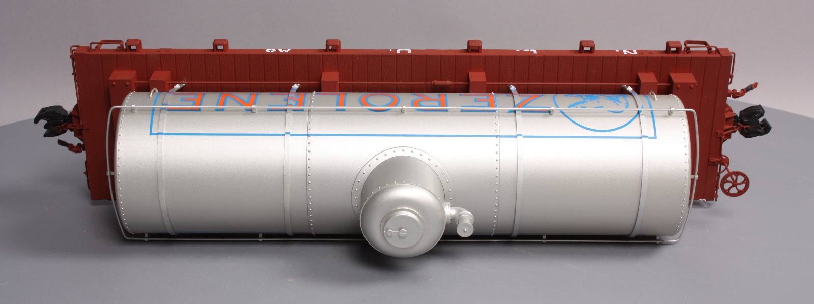 AMS AM208-01 1:20.3 Scale (NG) N.C.O. Zerolene Tank Car #A8 - Metal Wheels LN/Box