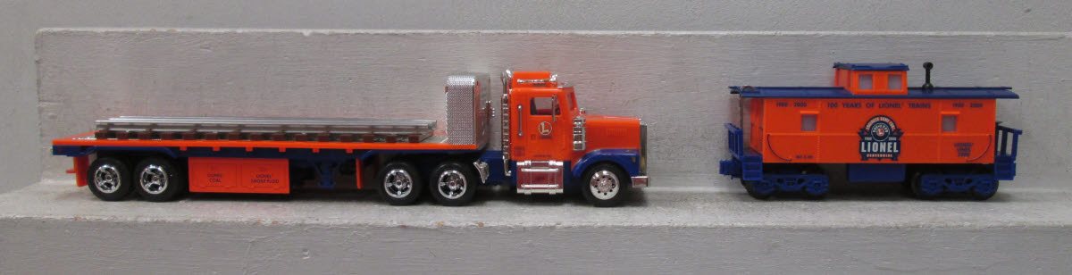 Lionel TMT-18405 O Gauge Flatbed Toy Truck with Operating Lights-Sound Caboose EX/Box