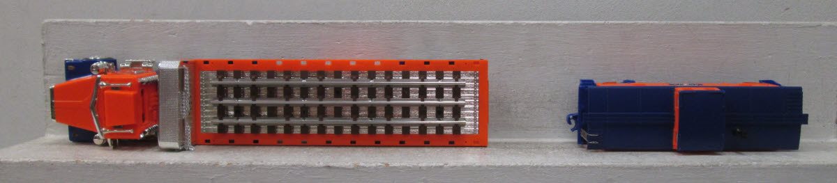 Lionel TMT-18405 O Gauge Flatbed Toy Truck with Operating Lights-Sound Caboose LN/Box