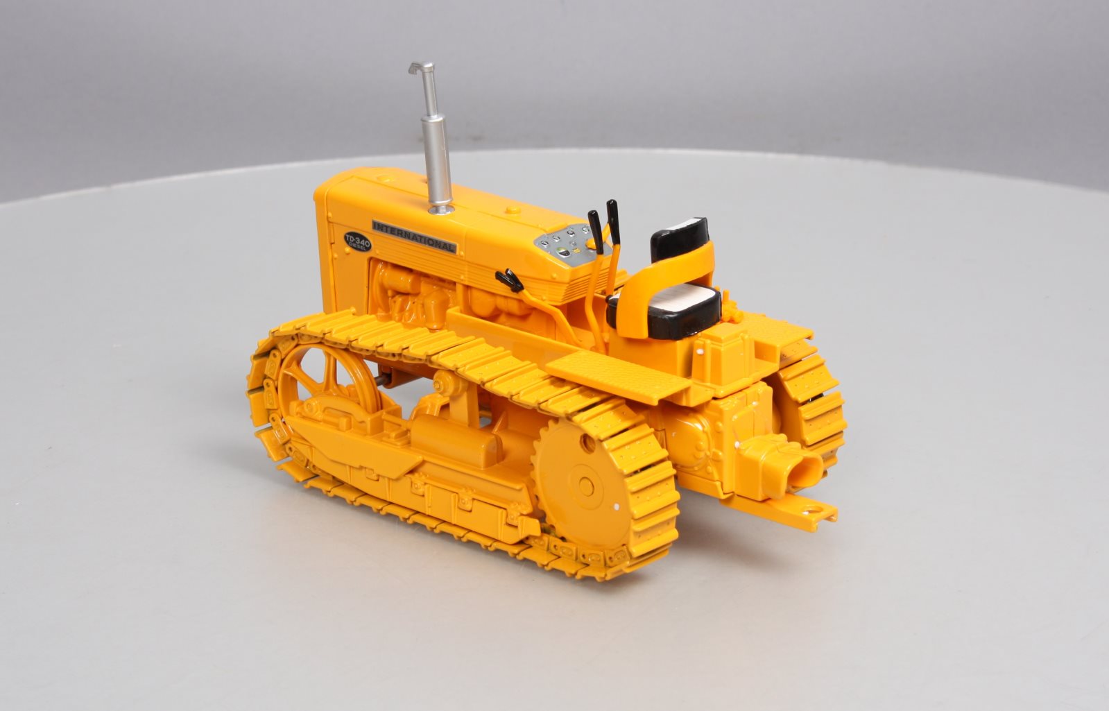 Ertl 4592 1:16 Scale Die-Cast NTTCS International TD-340 Crawler MT/Box
