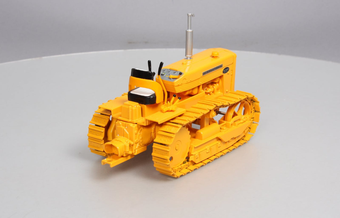 Ertl 4592 1:16 Scale Die-Cast NTTCS International TD-340 Crawler MT/Box