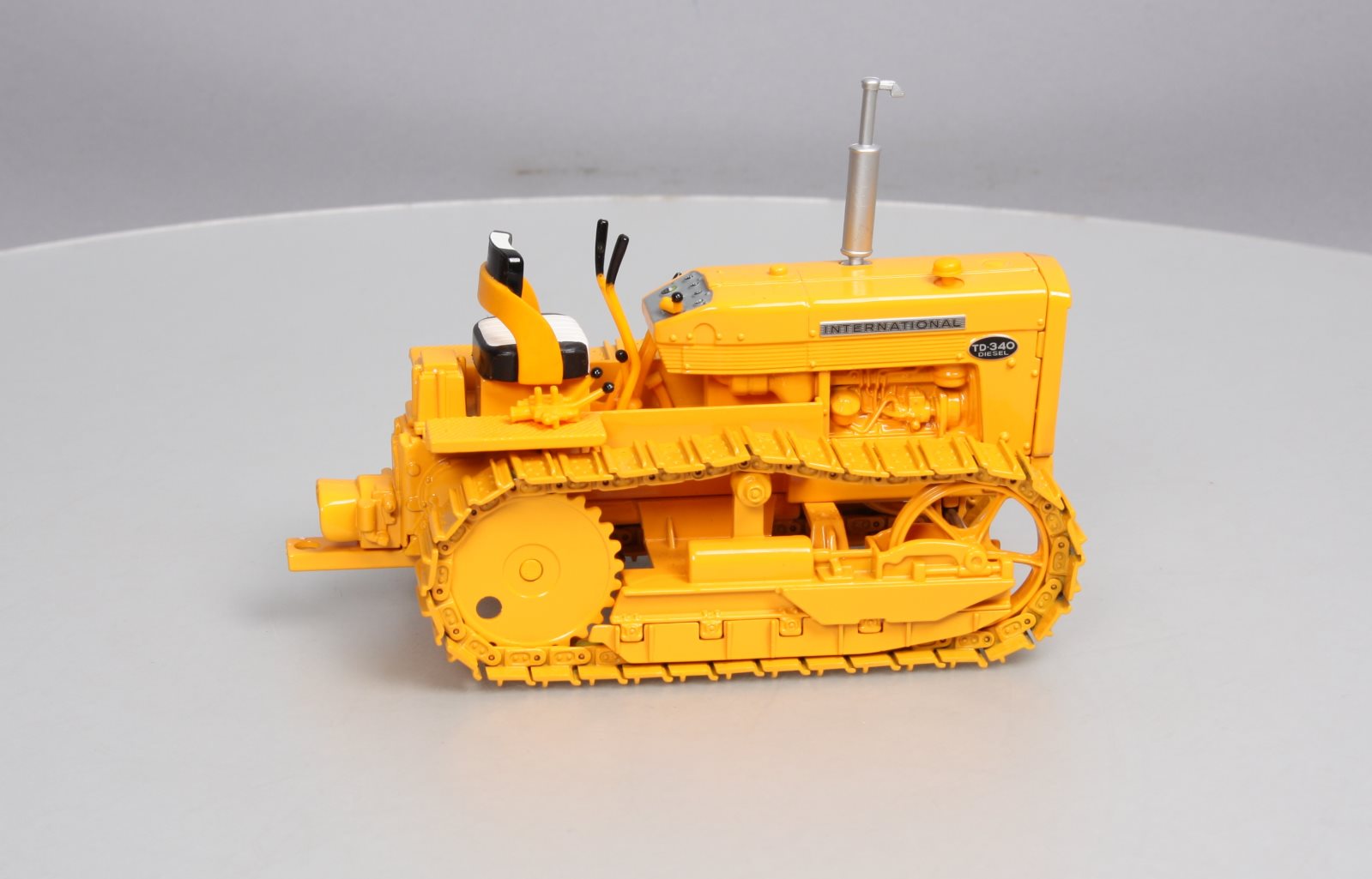 Ertl 4592 1:16 Scale Die-Cast NTTCS International TD-340 Crawler MT/Box