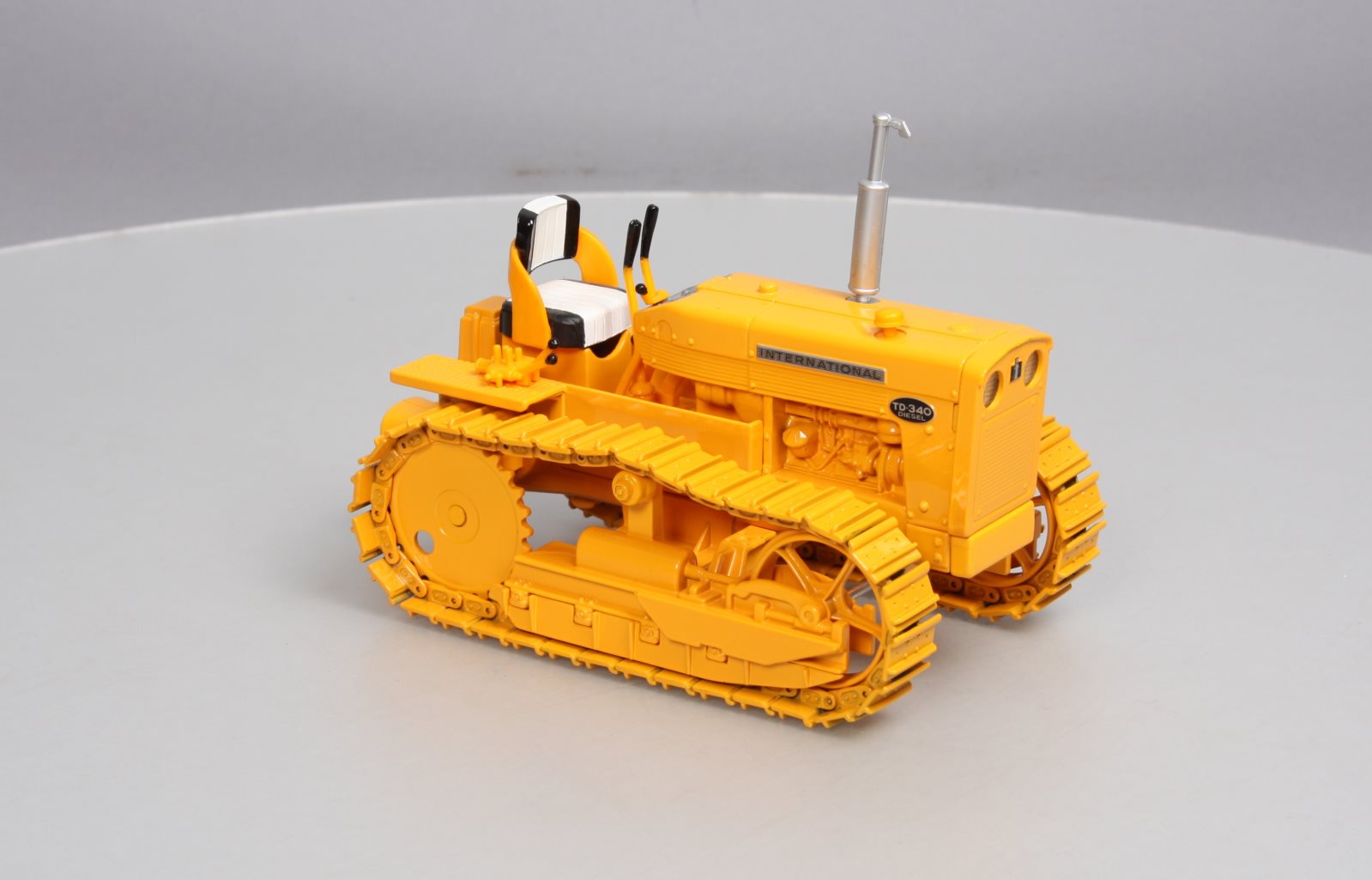 Ertl 4592 1:16 Scale Die-Cast NTTCS International TD-340 Crawler MT/Box