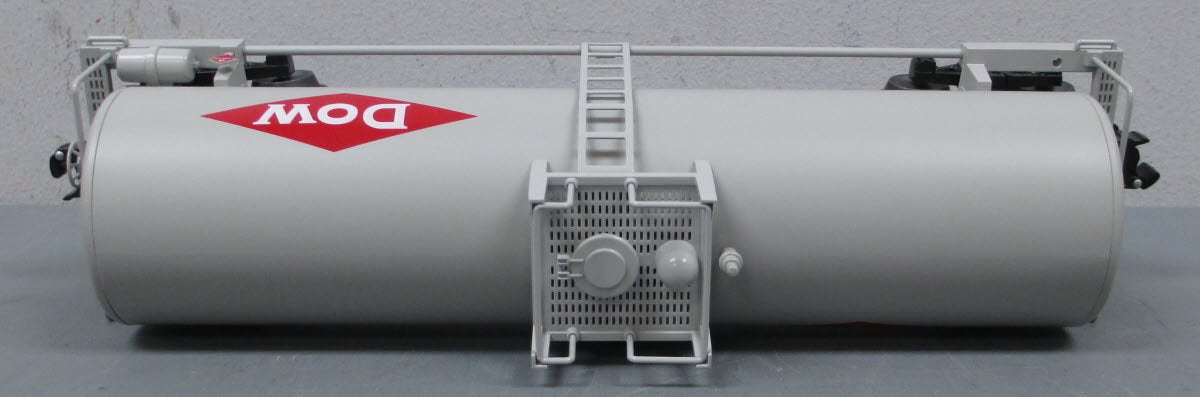Lionel 6-17970 O Gauge DOW Chemical Unibody Tank Car #72160 NIB