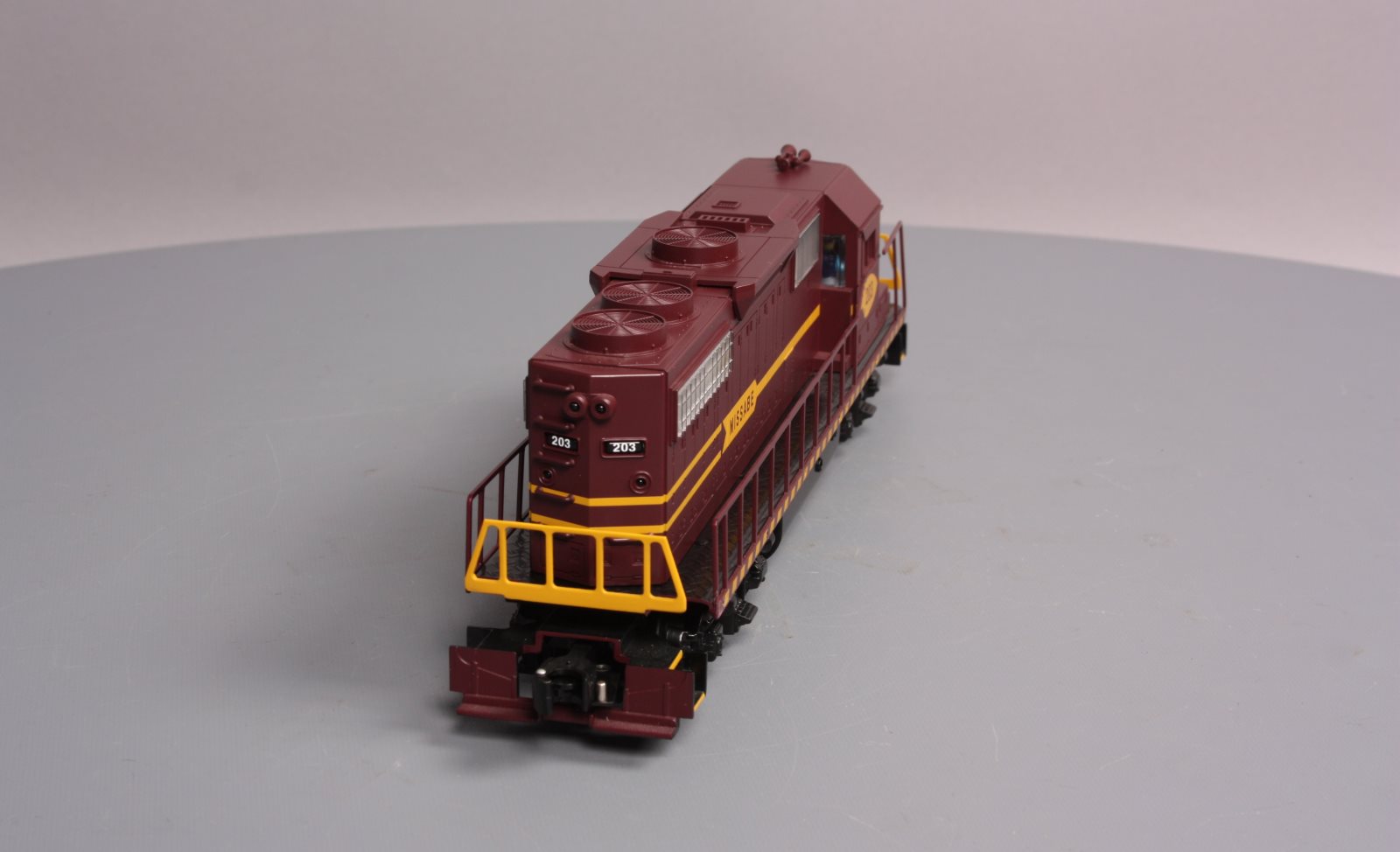 Lionel 6-28847 Lionel 6-28847 Duluth Missabe & Iron Range GP-38 Diesel Loco #203 EX/Box