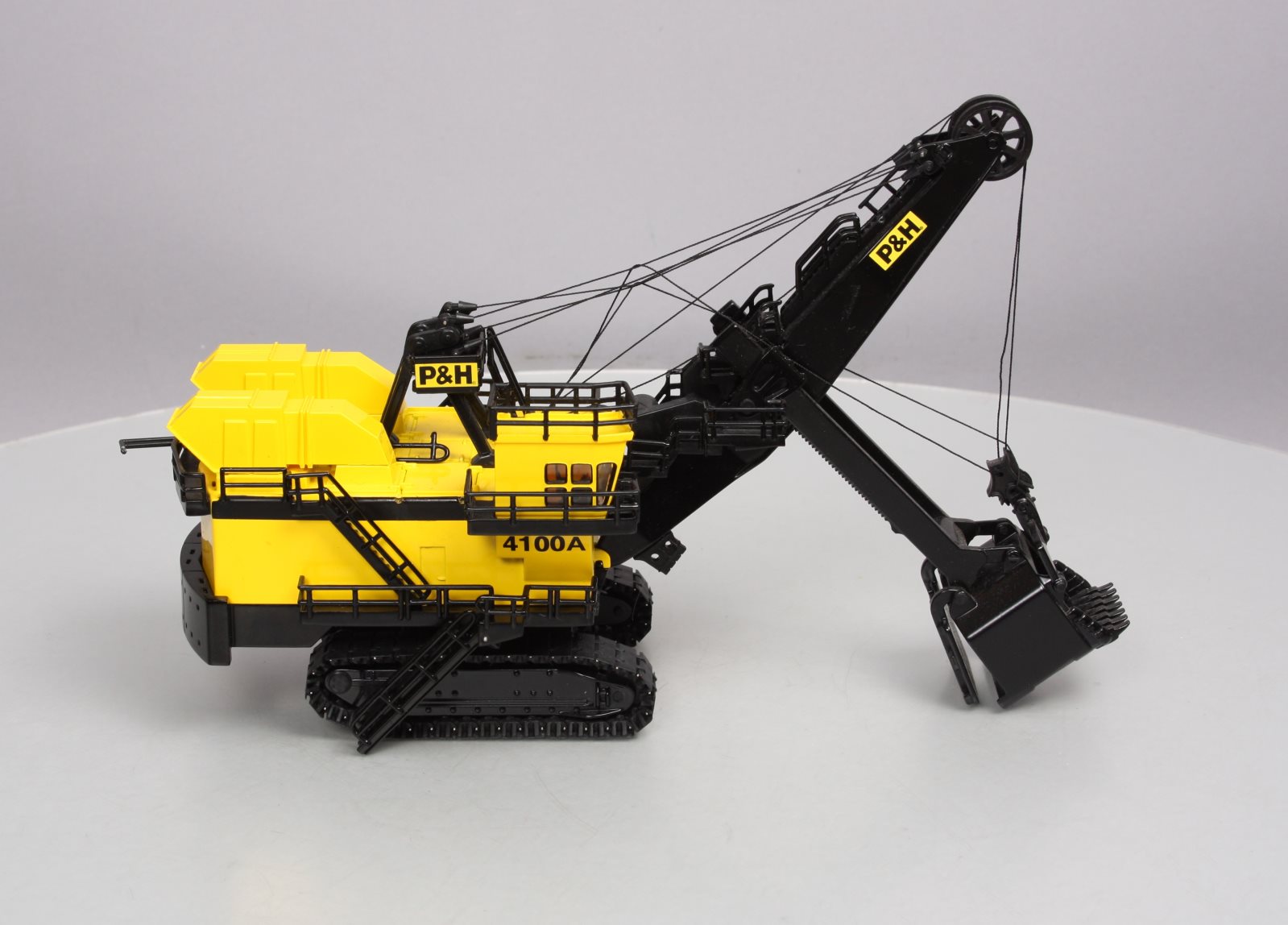 Ertl 13406 1:87 Scale Die Cast P&H Electric Operating Mining Shovel NIB