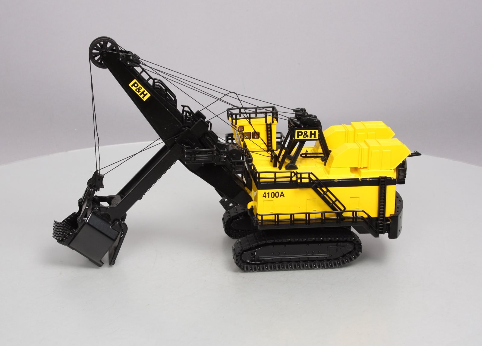 Ertl 13406 1:87 Scale Die Cast P&H Electric Operating Mining Shovel NIB