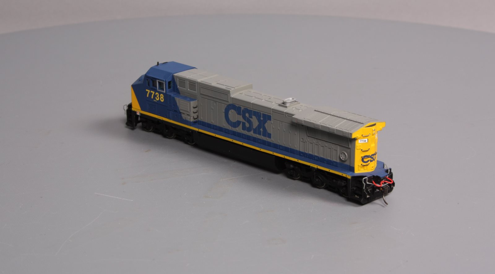 Bachmann 86013 HO Scale CSX GE Dash 8-40CW Diesel Locomotive #7738