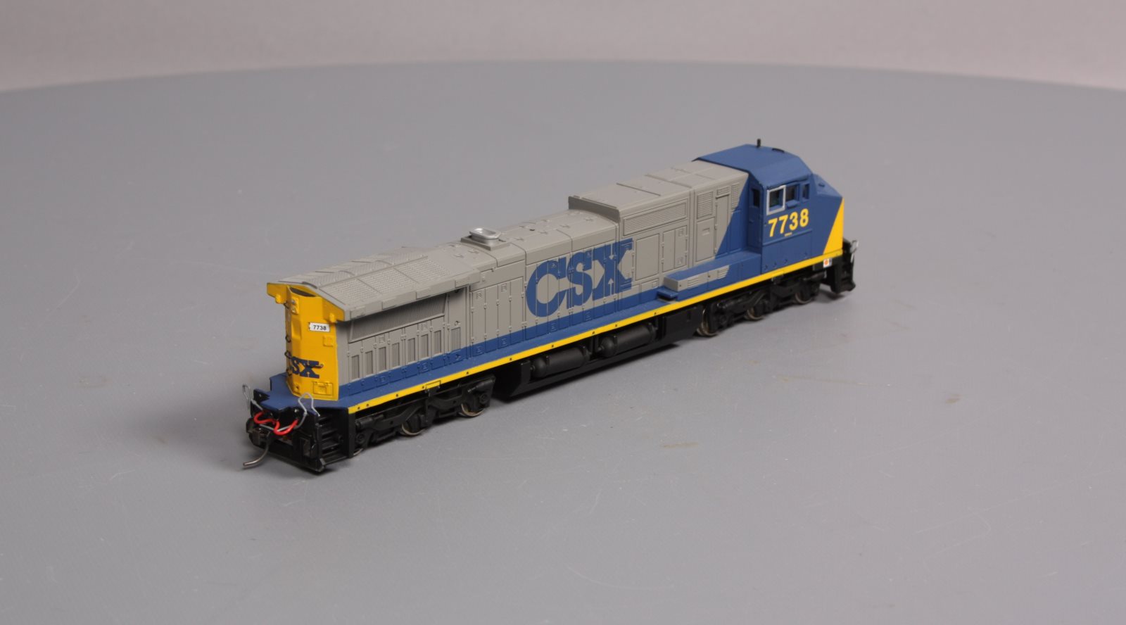 Bachmann 86013 HO Scale CSX GE Dash 8-40CW Diesel Locomotive #7738