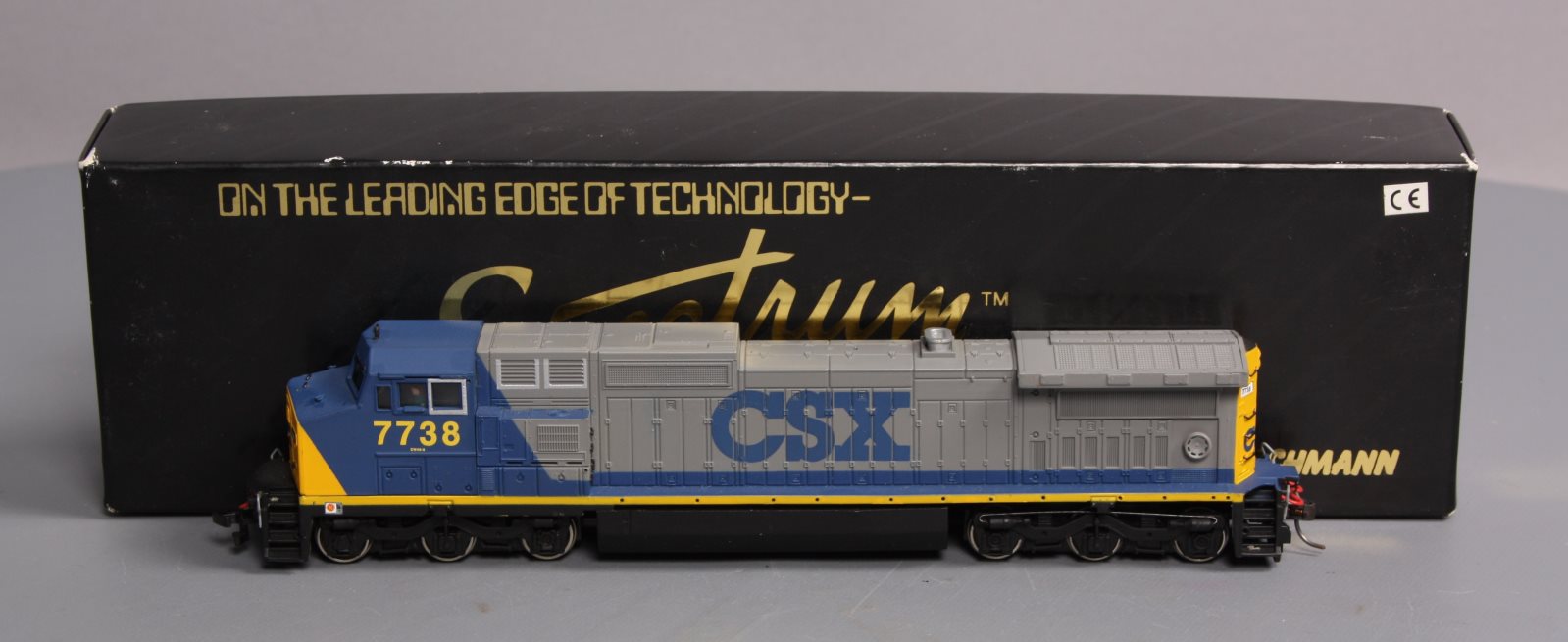 Bachmann 86013 HO Scale CSX GE Dash 8-40CW Diesel Locomotive #7738