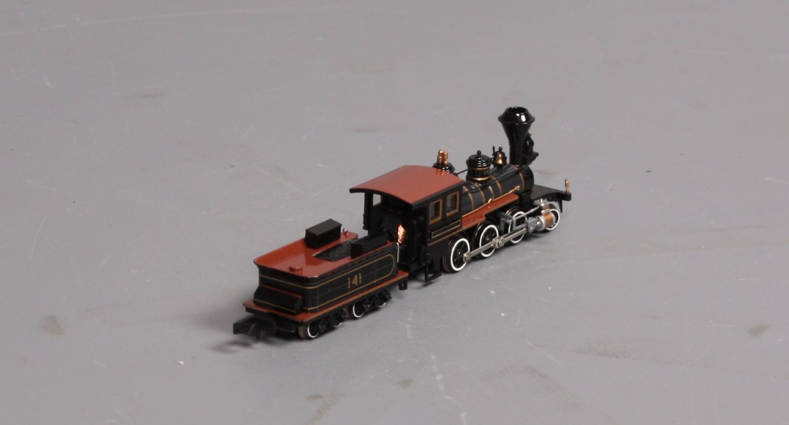 Atlas 41601 N Scale NY, LE&W 2-6-0 Mogul Steam Engine and Tender EX/Box