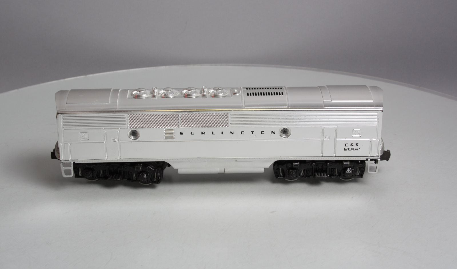 Lionel 6-8062 O Burlington F-3 B-Unit Chrome Non-Powered Diesel Locomotive #8062 VG/Box