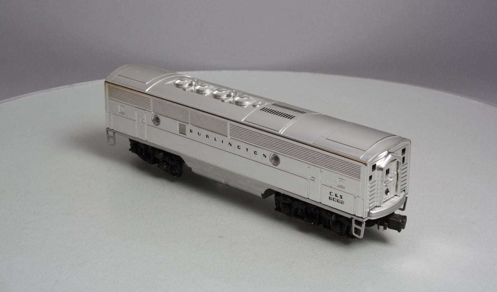 Lionel 6-8062 O Burlington F-3 B-Unit Chrome Non-Powered Diesel Locomotive #8062 VG/Box