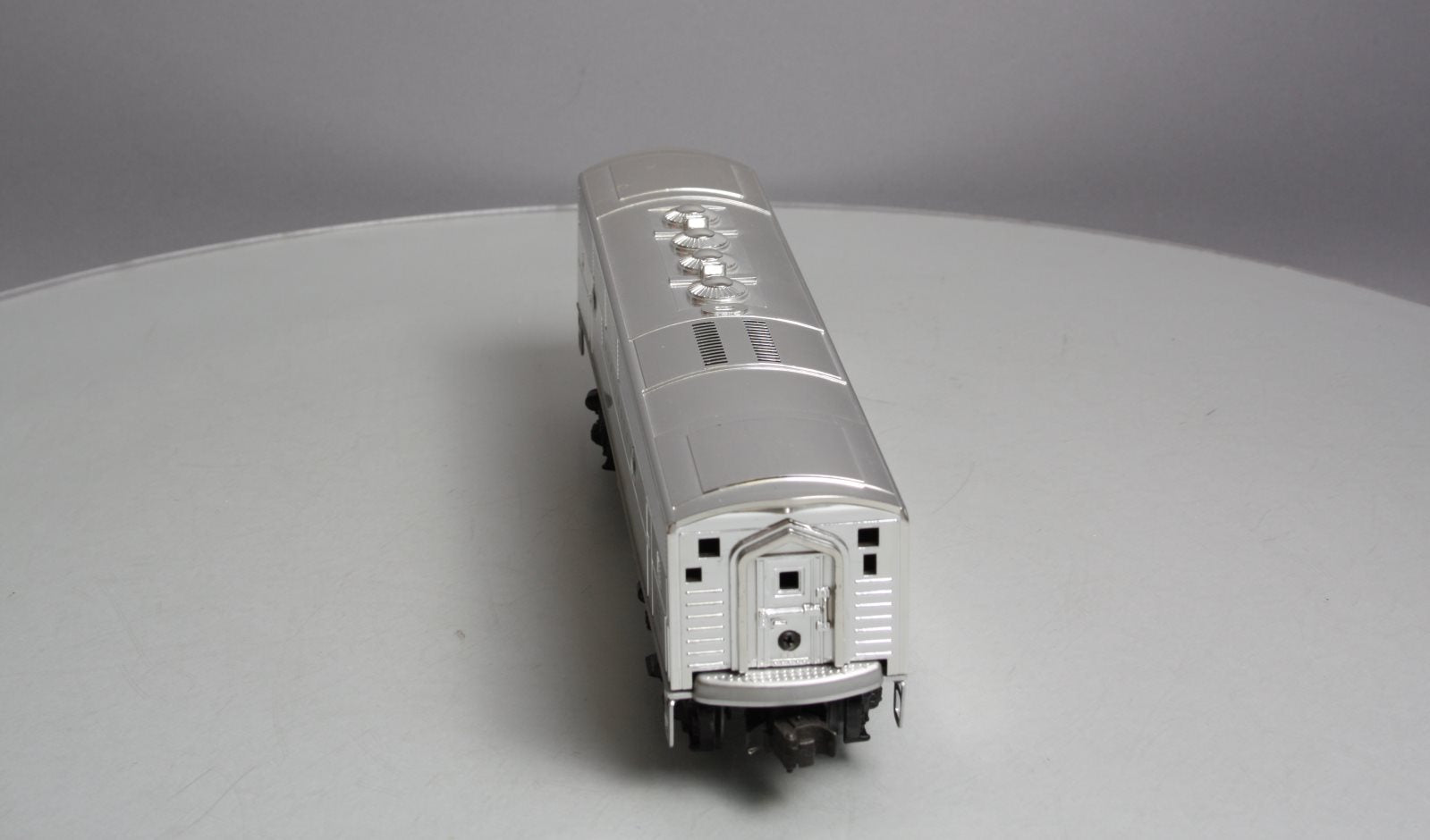 Lionel 6-8062 O Burlington F-3 B-Unit Chrome Non-Powered Diesel Locomotive #8062 VG/Box