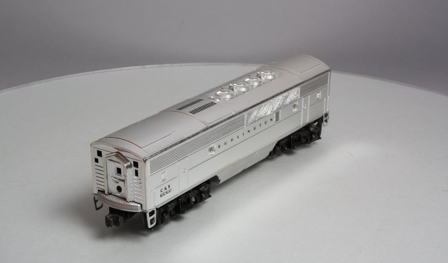 Lionel 6-8062 O Burlington F-3 B-Unit Chrome Non-Powered Diesel Locomotive #8062 VG/Box