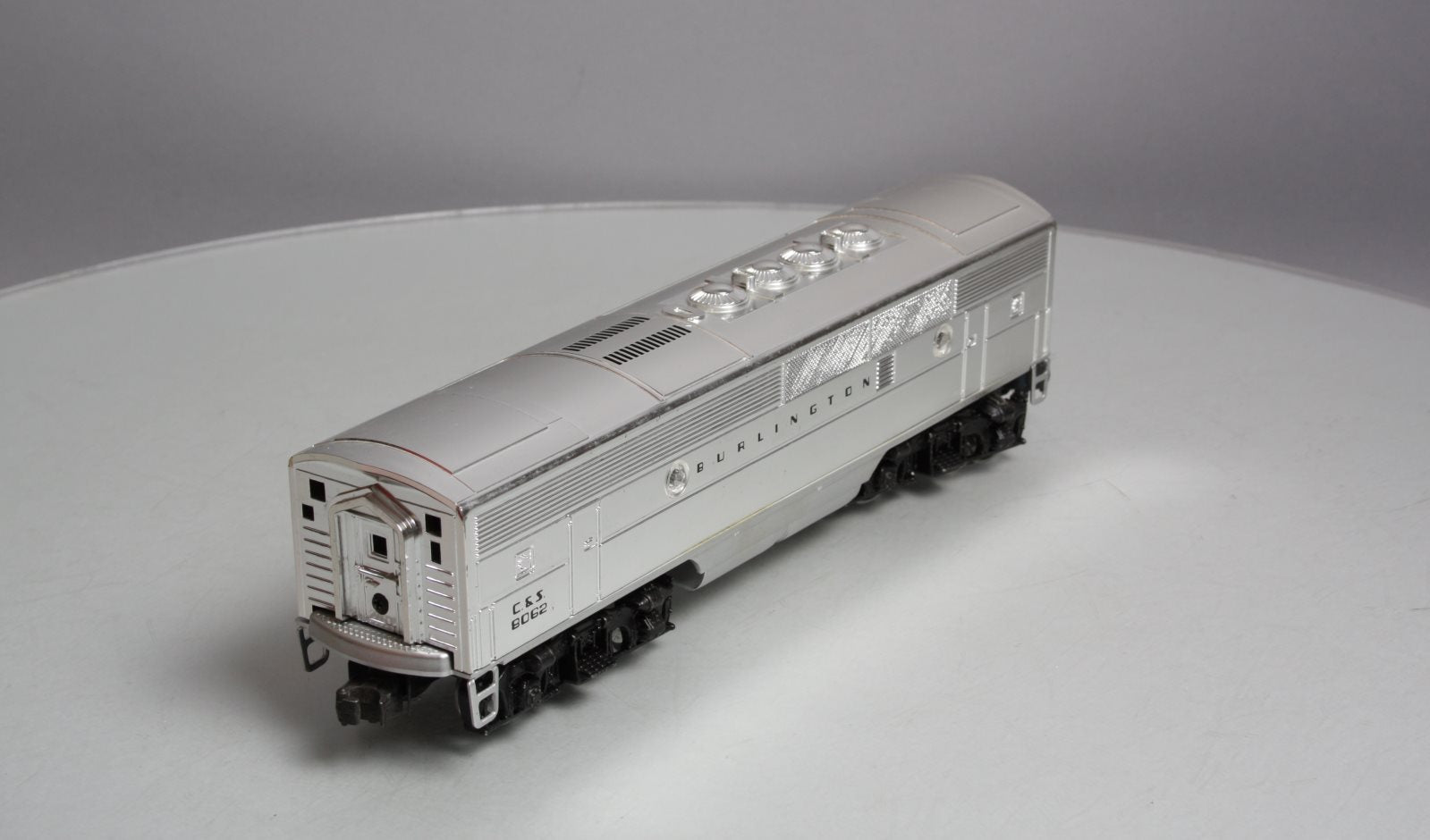 Lionel 6-8062 O Burlington F-3 B-Unit Chrome Non-Powered Diesel Locomotive #8062 VG/Box