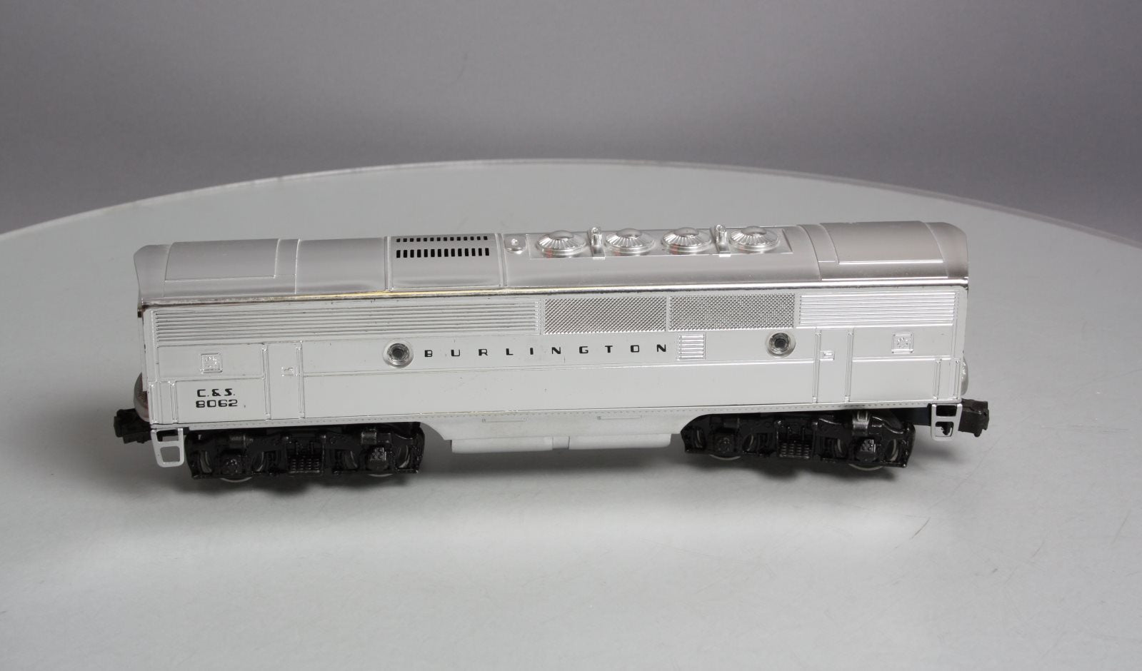 Lionel 6-8062 O Burlington F-3 B-Unit Chrome Non-Powered Diesel Locomotive #8062 VG/Box