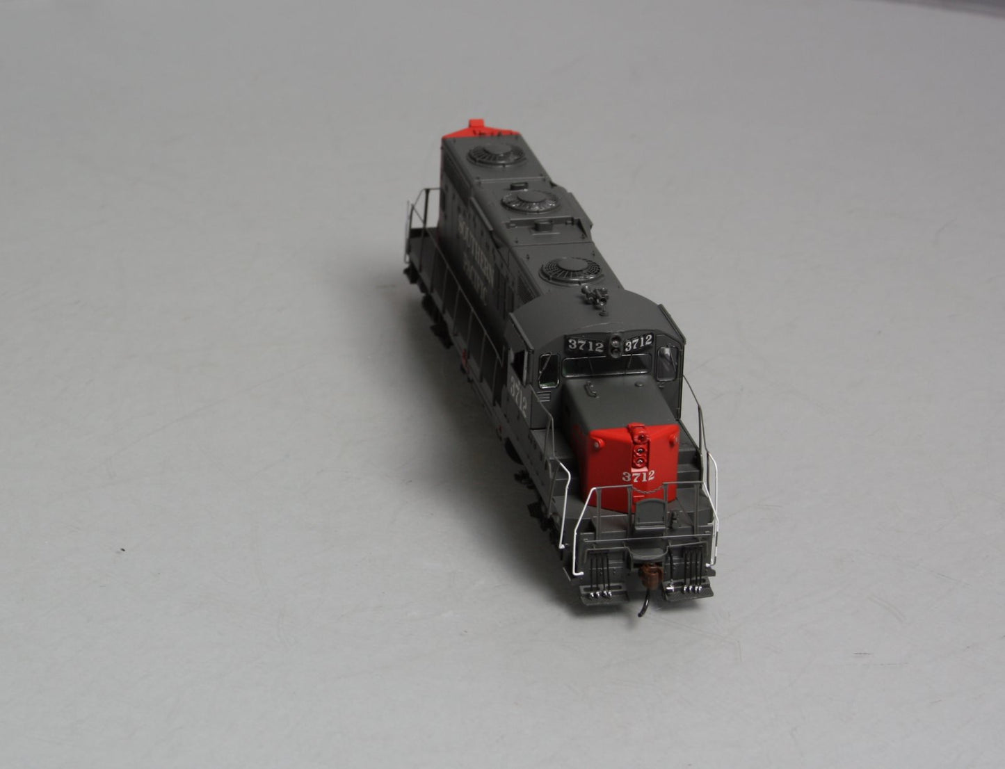 Athearn G62581 HO Southern Pacific GP9 Diesel Locomotive #3712