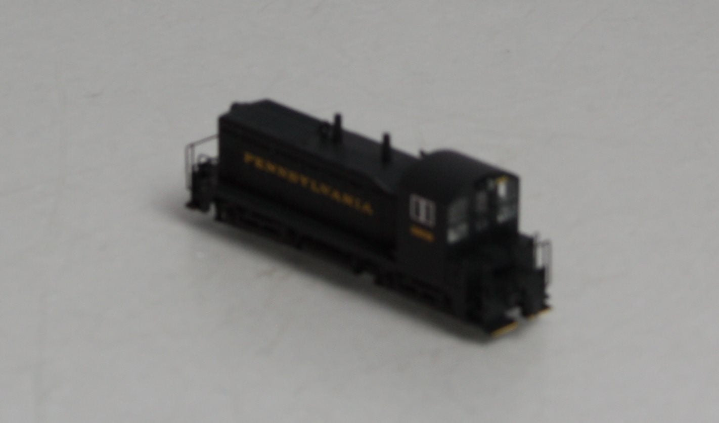Kato 176-4361 N Scale PRR NW2 Switcher #3909