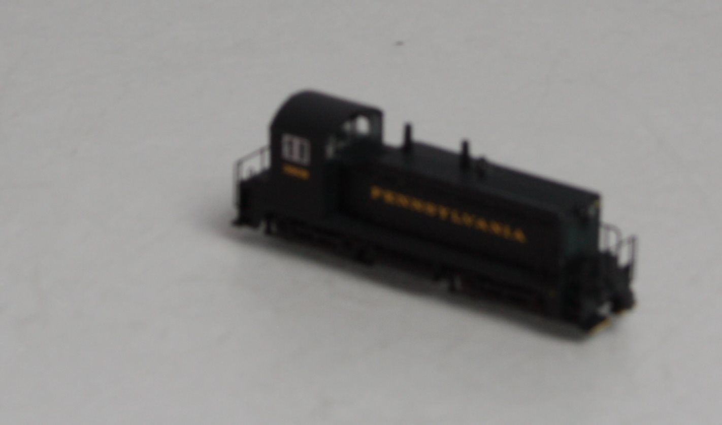 Kato 176-4361 N Scale PRR NW2 Switcher #3909