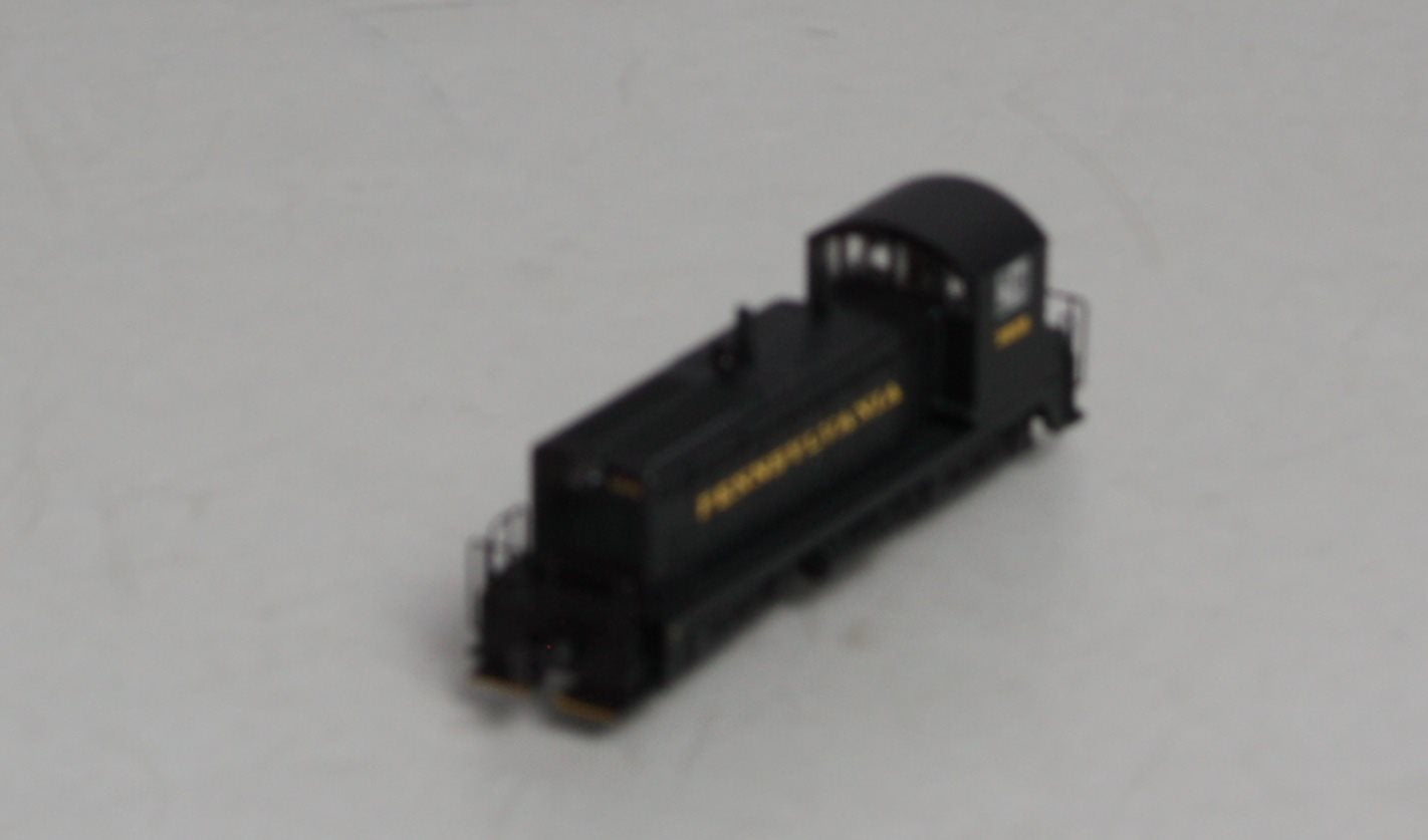 Kato 176-4361 N Scale PRR NW2 Switcher #3909