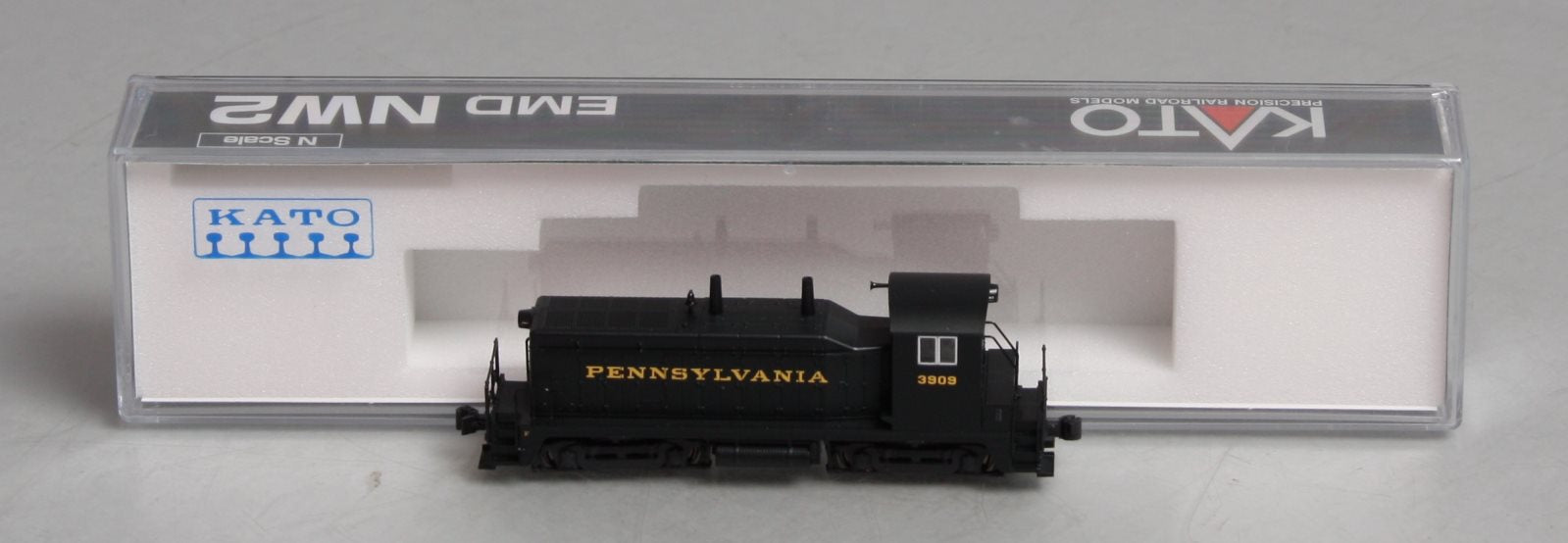 Kato 176-4361 N Scale PRR NW2 Switcher #3909
