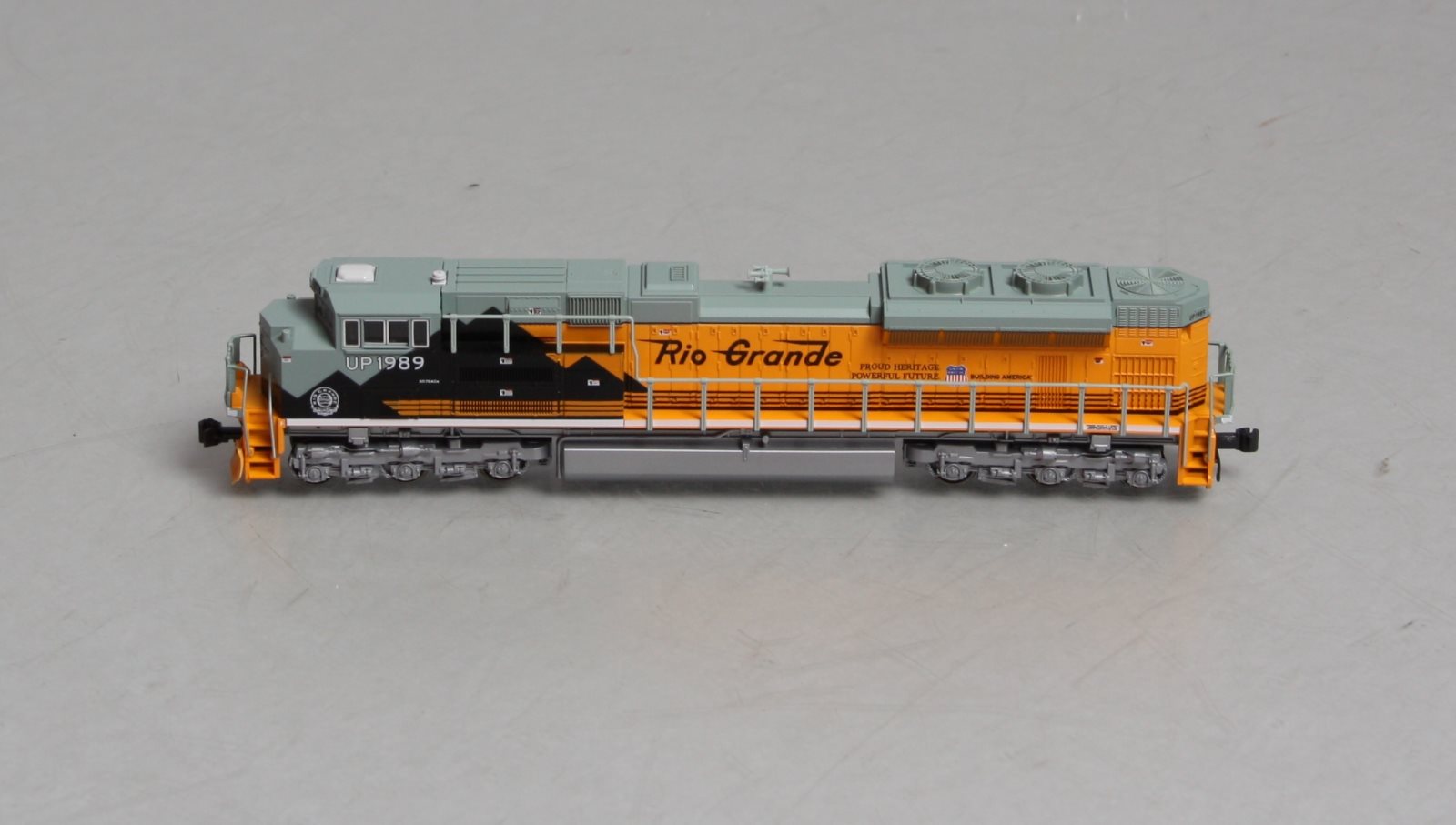 Kato 176-8405 N Scale D&RGW SD70ACe Powered Diesel Locomotive
